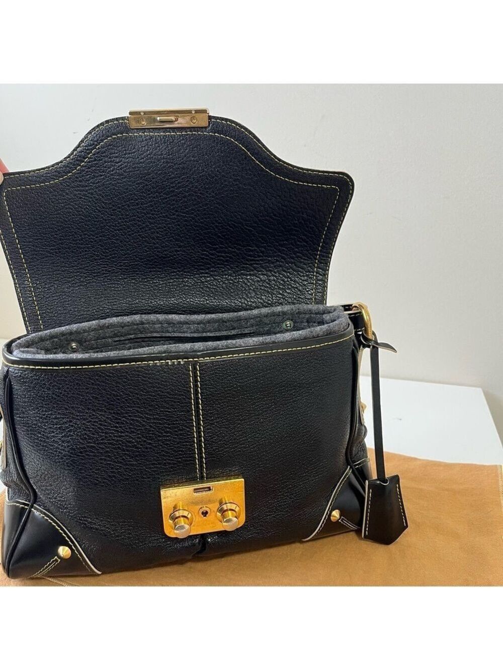 Authentic Louis Vuitton Suhali L’Essentiel PM Bag - Picture 11 of 16